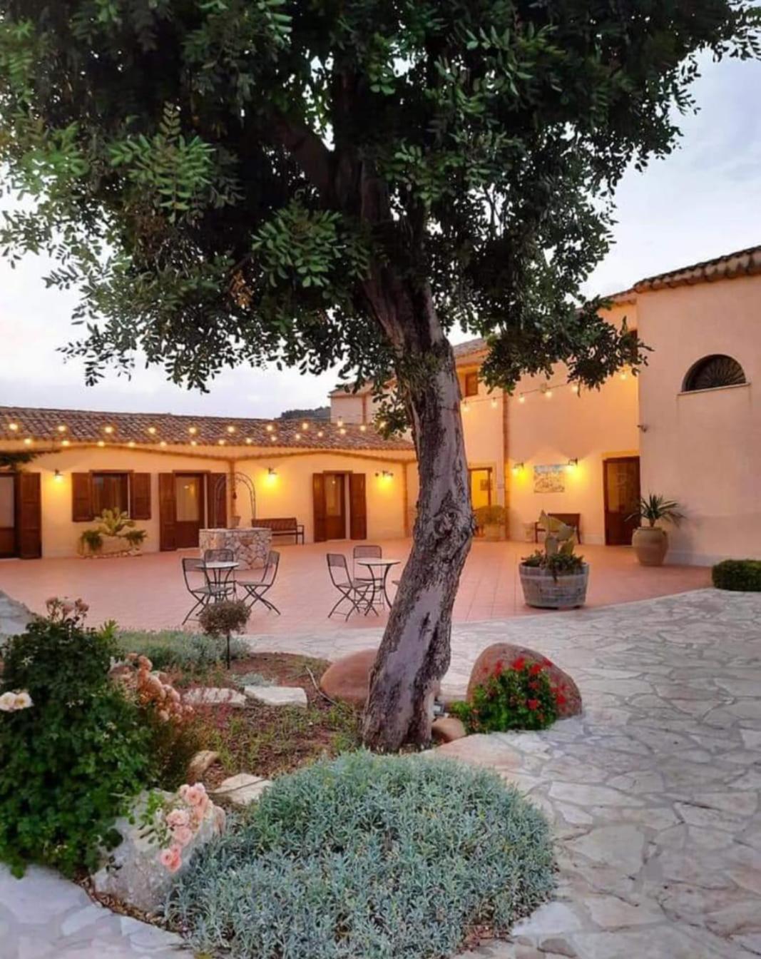 Agriturismo Antichi Granai Villa Calatafimi Exterior photo